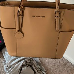 Micheal Kohrs purse